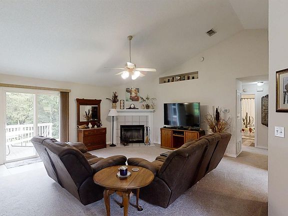 3rd image of 5585 Whispering Woods Dr