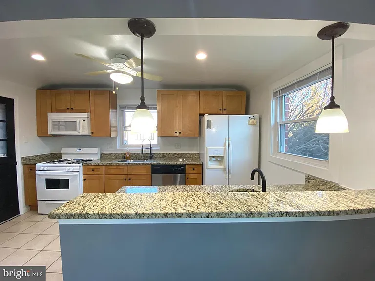 11005 Amherst Ave — Photo 39