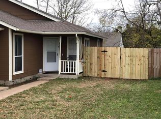 805 Lexington Rd #A/B, Elgin, TX 78621