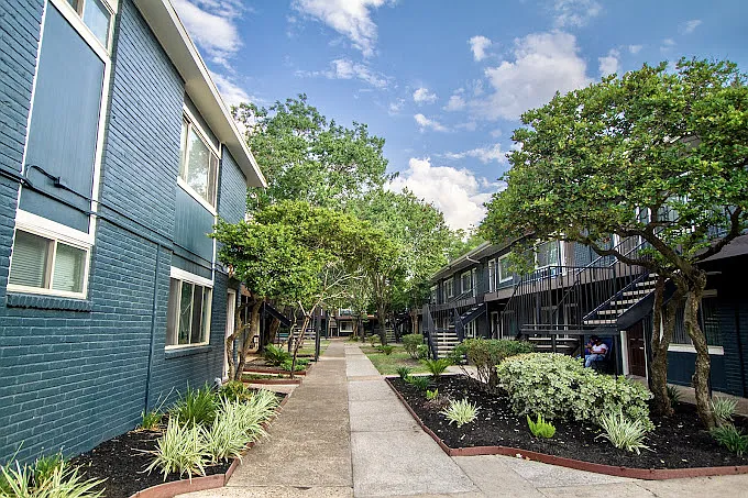 Encanto Apartments