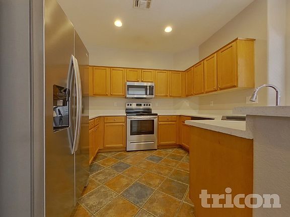 5th image of 12513 W Washington St