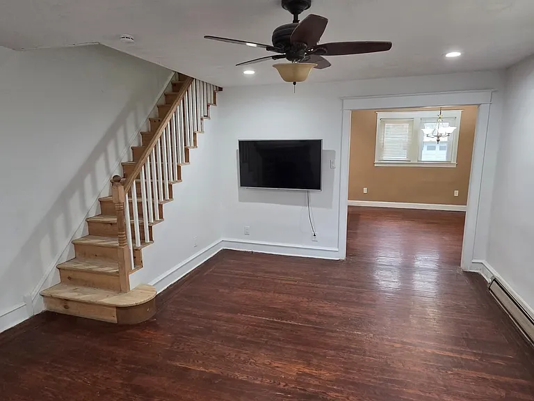 2449 Marshall Rd — Photo 9