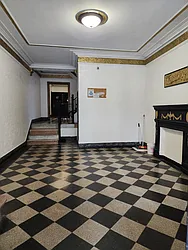 Rented by R New York