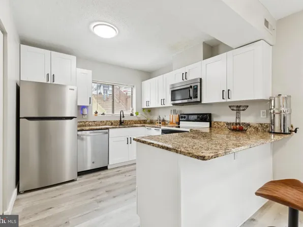 2140 Gunsmith Ter, Woodbridge, VA 22191