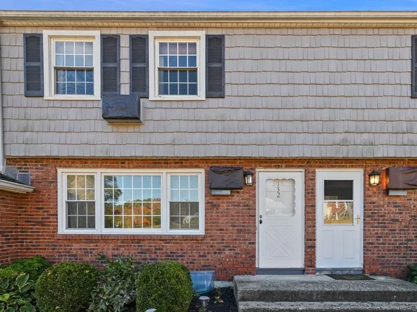 132 Old Farms Lane #132, New Milford, CT 06776