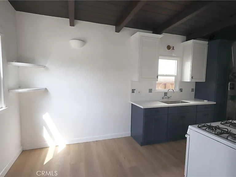 429 28th St — Photo 10
