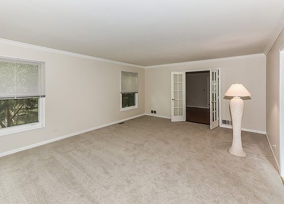 5th image of 28W626 Hickory Ln