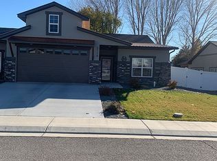 2118 Oregon St, Montrose, CO 81401