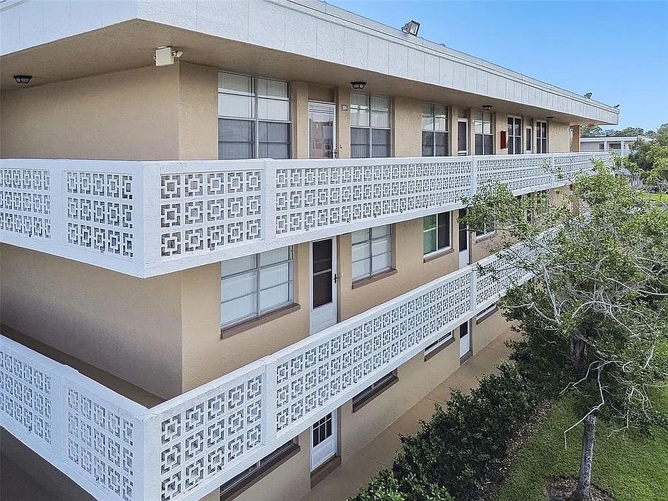 1st image of 5059 Bay St NE #306