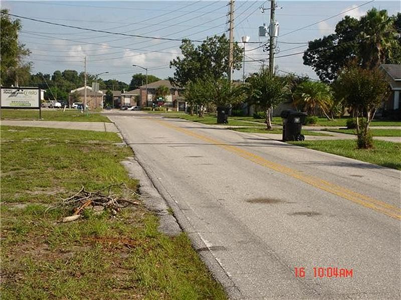 2nd image of 1621 Fredrica Dr