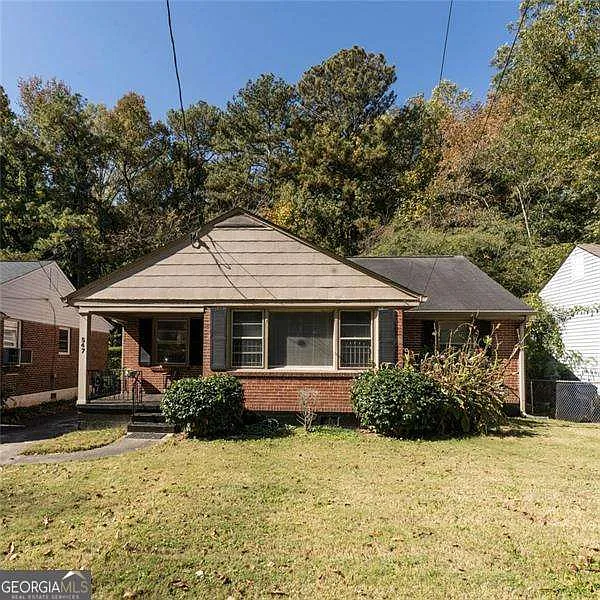 Building Photo - 547 Westmeath Dr SW