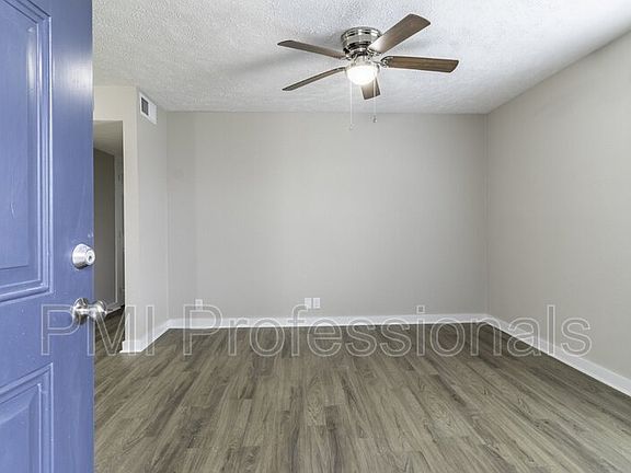 4th image of 105 Kingsridge Dr
