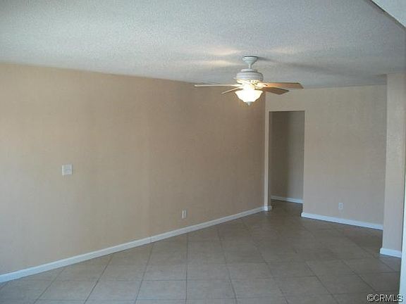 2nd image of 924 W 10th St