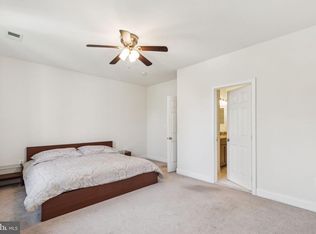 105 Commodore Ct, Philadelphia, PA 19146