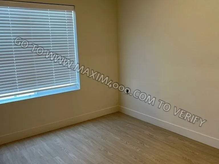 1030 Grand Avenue — Photo 8