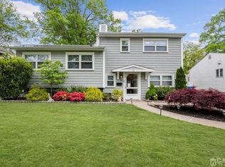 36 Cypress Dr, Colonia, NJ 07067