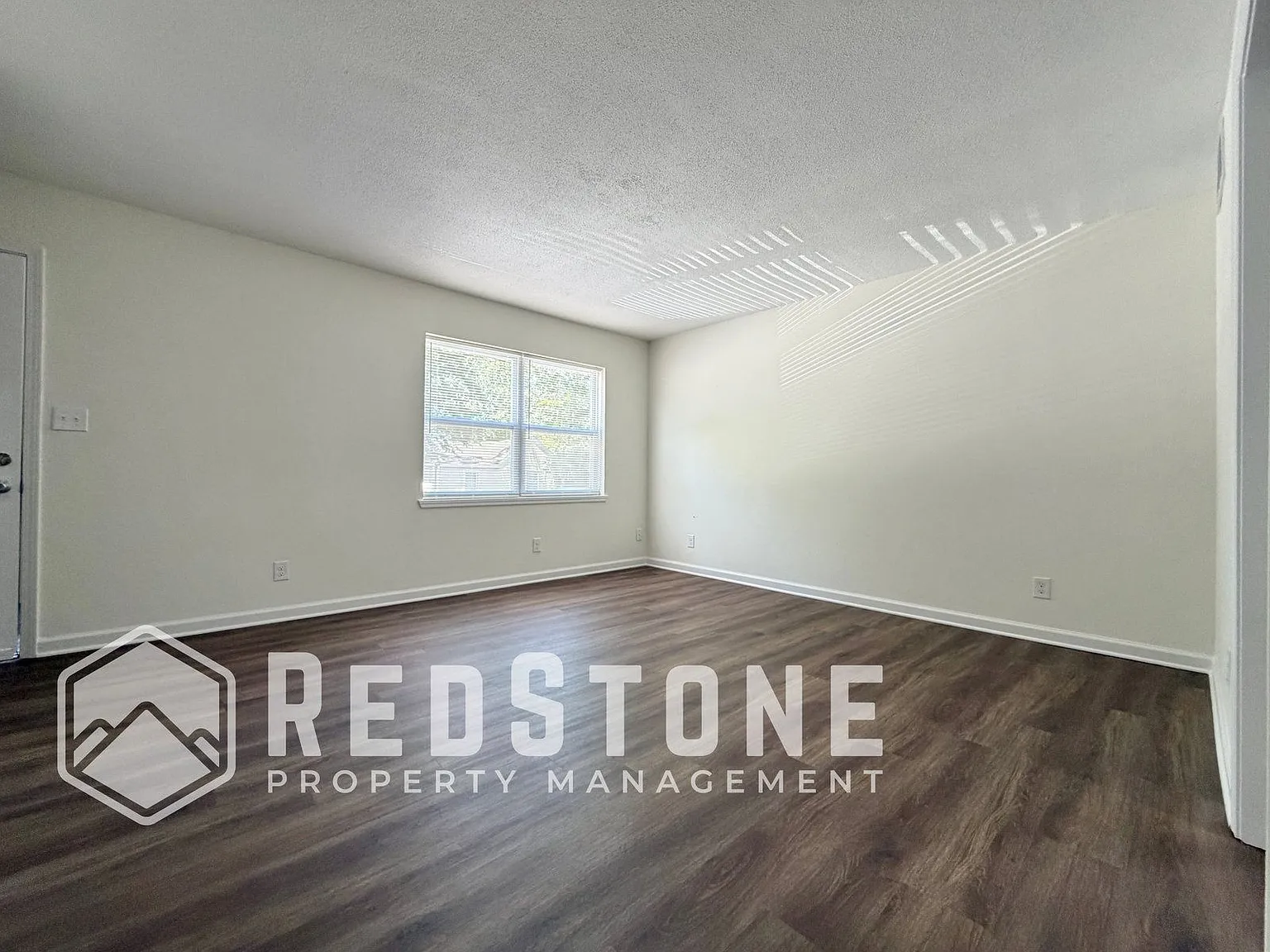 2 bed, 1.5 bath, $1,095 — Photo 3