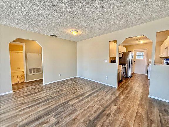 4th image of 350 WINTER RIDGE BOULEVARD #350