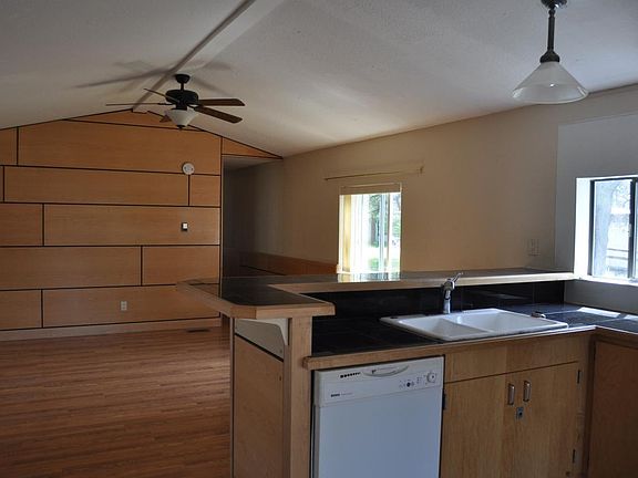 Open leaving -kitchen area