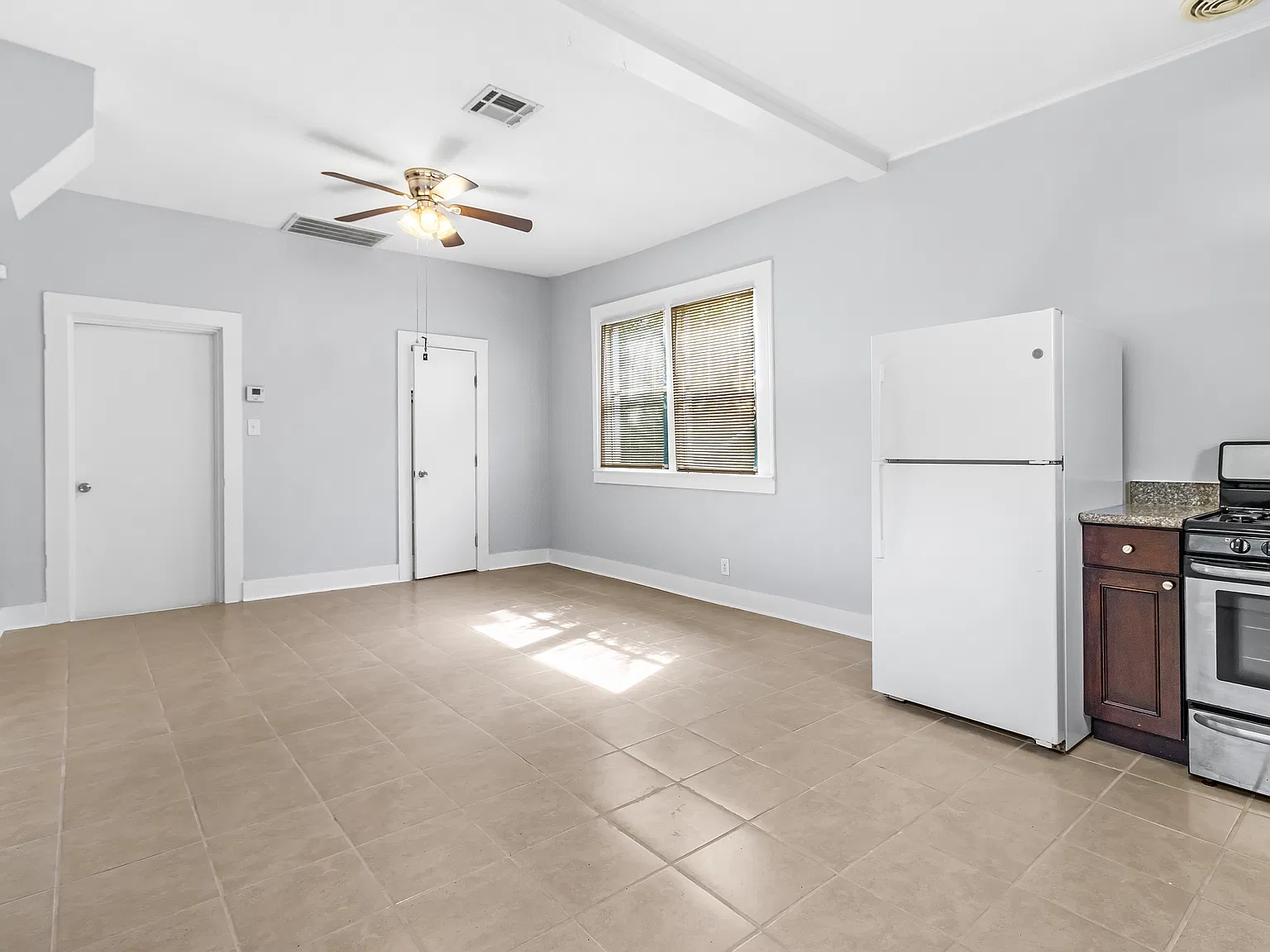 2 bed, 880 sqft, $1,875 — Photo 1