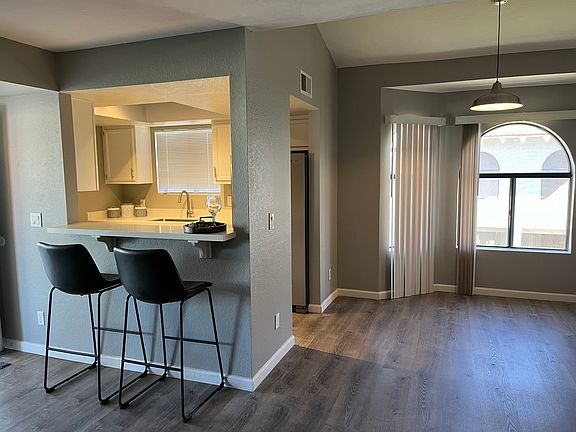 Enjoy convenient breakfast bar