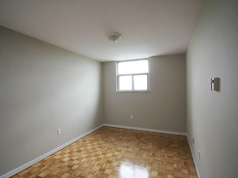 182 Church St E — Photo 13