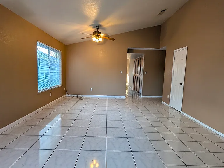 705 Marin Ave — Photo 3