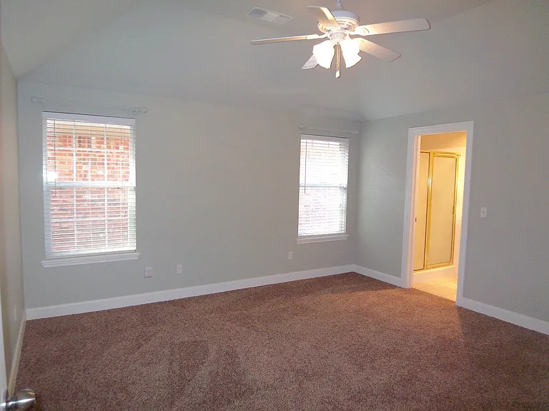 7010 Hansford Cir — Photo 3