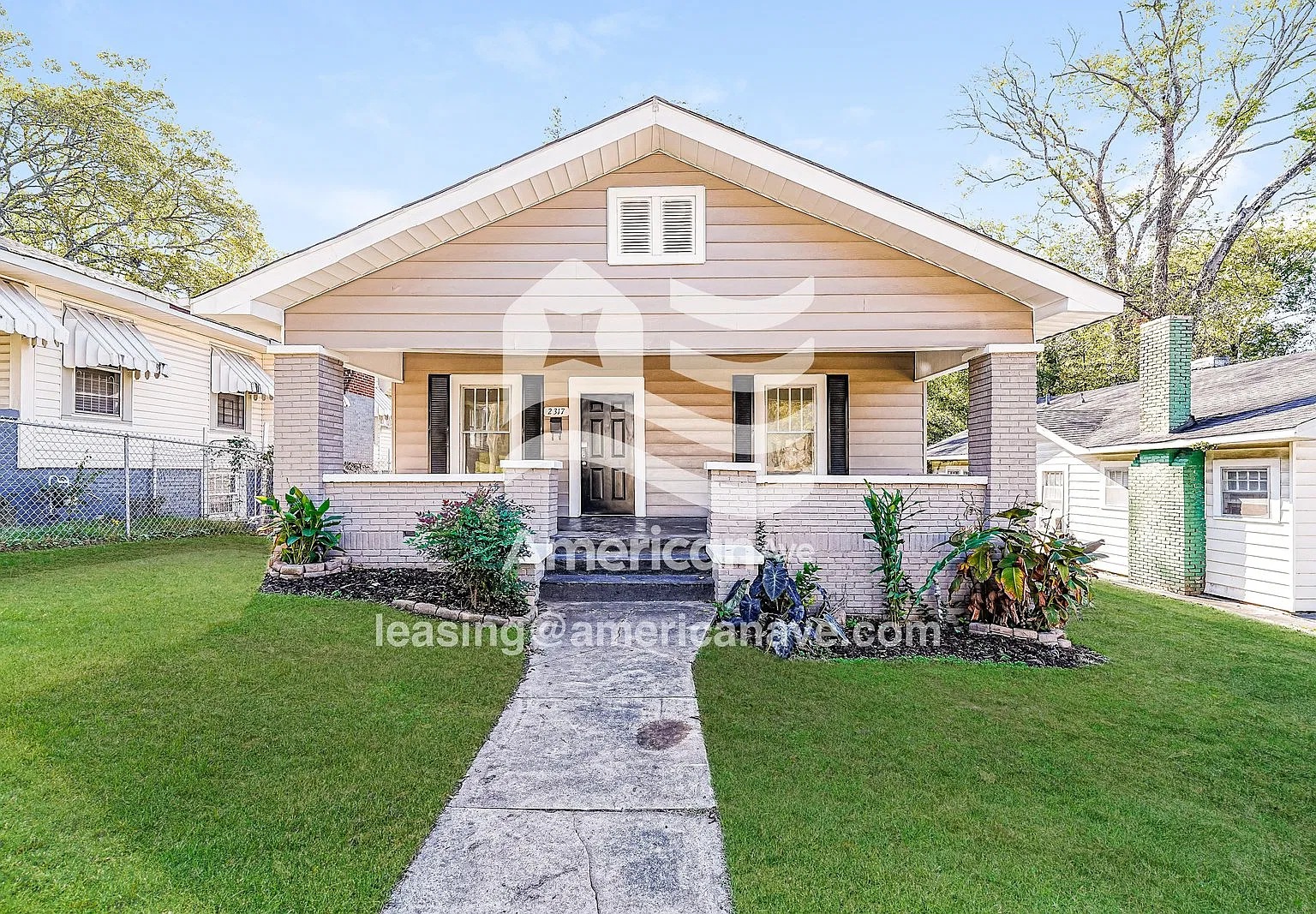 3 bed, 1.0 bath, 1383 sqft, $1,197 — Photo 1
