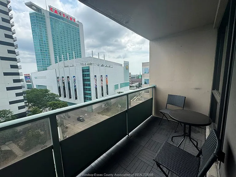 111 Riverside Dr E #914 — Photo 6