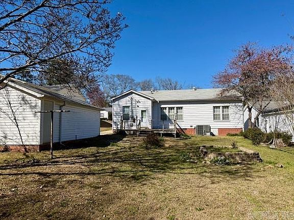 4th image of 1215 W Oak St