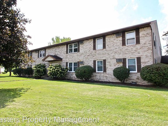 3rd image of 802 Three Meadows Dr #3