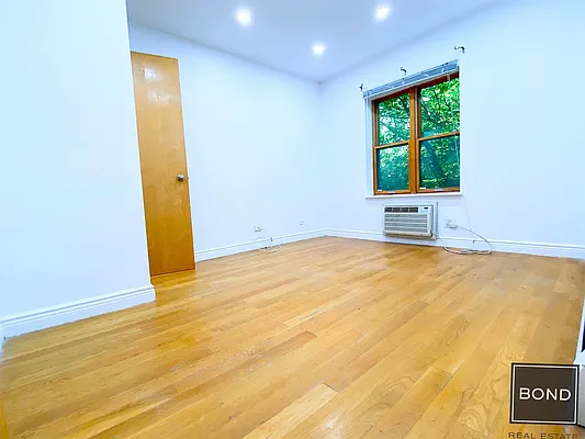 Rented by Bond New York | media 5