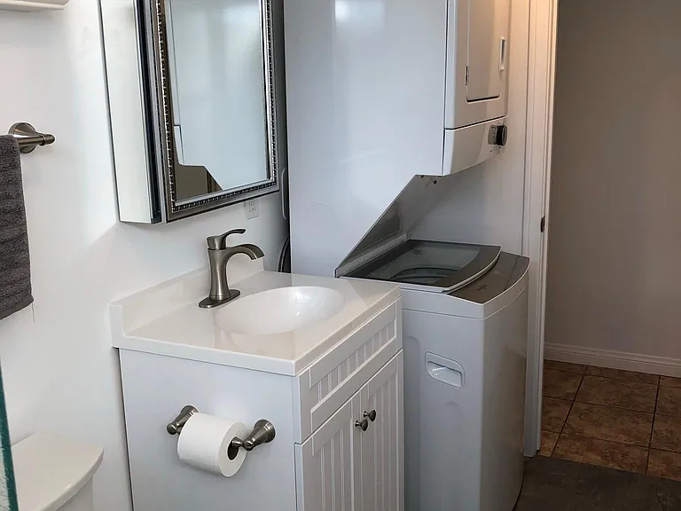 878 Newport Ave — Photo 5