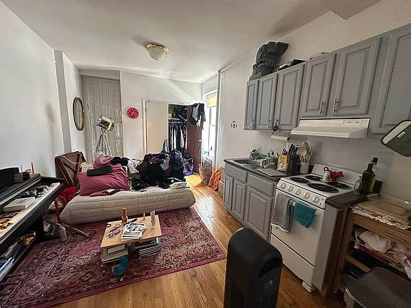 3rd image of 311 W 95th St APT 3AN