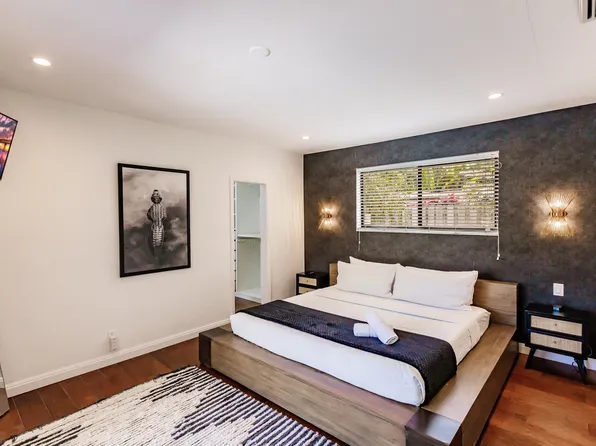 5990 NE 22nd Way, Fort Lauderdale, FL 33308