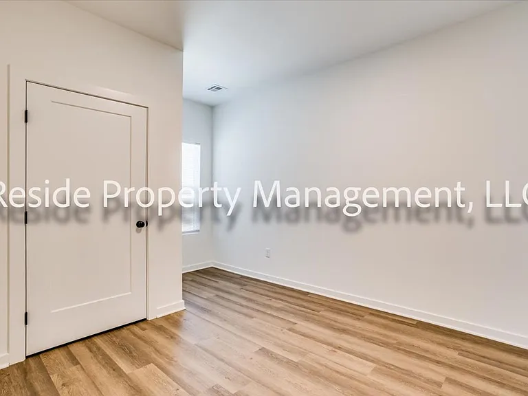 2142 N Melody Ct — Photo 17