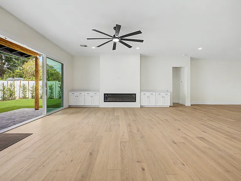 Great Room + Stackable Sliding Doors