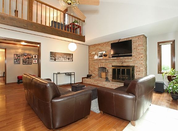 5th image of 233 Franklin Ave