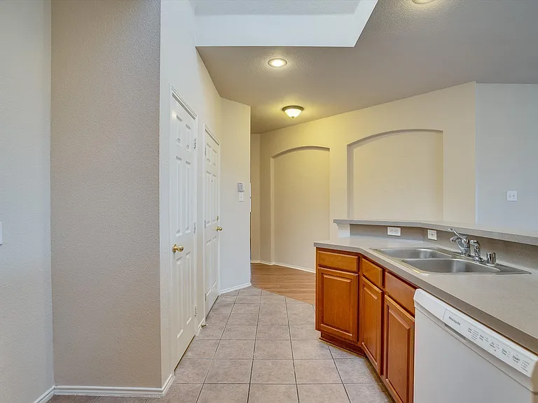 9804 Westmere Ln — Photo 11