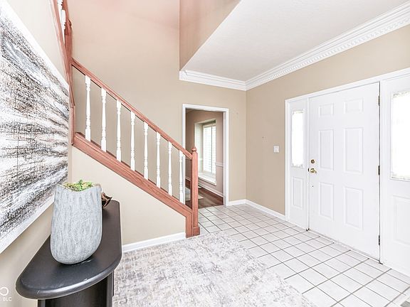 5th image of 1001 Arrowwood Dr