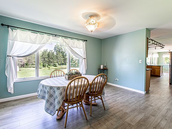 5th image of 40546 N Prairie Ave