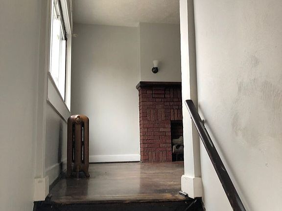 3rd image of 458 Hays Ave