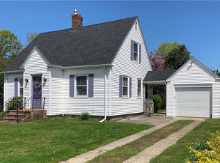 20 Dudley Ave N, Middletown, RI 02842