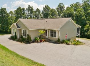 53 Misty Meadow Ln, Franklin, NC 28734