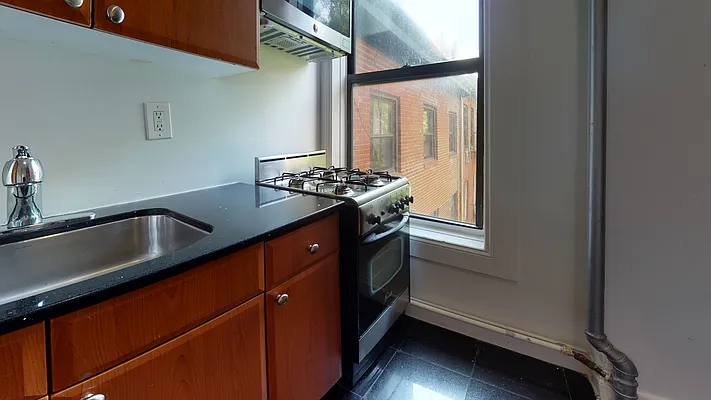 Rented by Bond New York | media 25