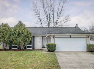 29760 Red Leaf Dr, Southfield, MI 48076