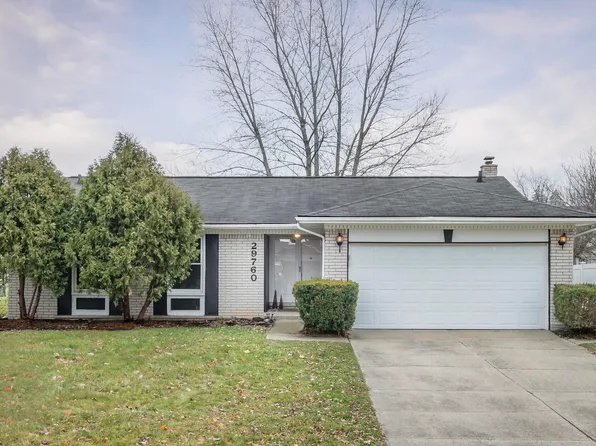 29760 Red Leaf Dr, Southfield, MI 48076