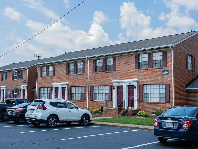 Townhouses of Chesterfield II — Photo 20