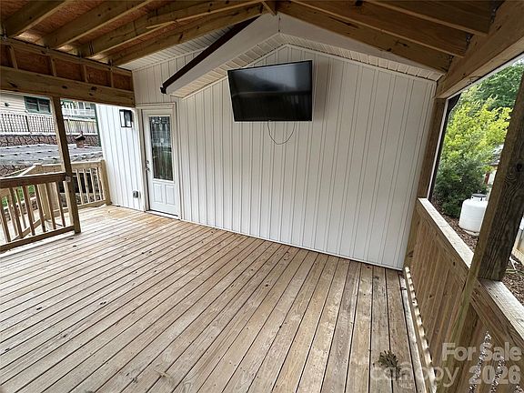 2nd image of 106 Deerfield Ln